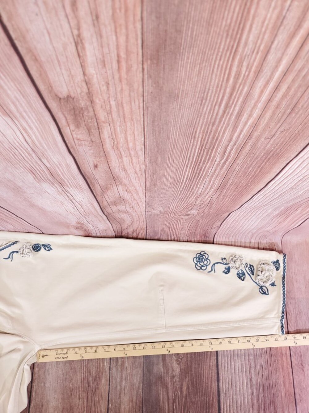 Driftwood Womens 30x26 Barbara Barrel Leg Embroidered Jeans Cream Floral Boho - Picture 15 of 15
